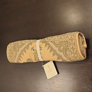 Pottery Barn Keira runner 18"x90", NWT